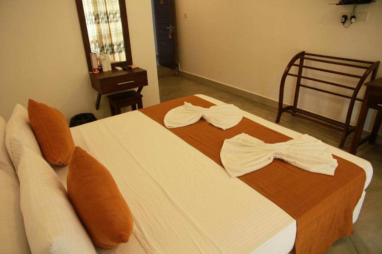 Sanu Lagoon Resort & Spa Tangalle Esterno foto